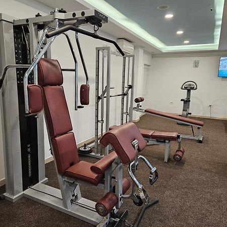 Butique Maris Apartment Комарна Екстериор снимка
